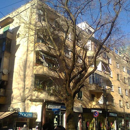 An Apartment With Fireplace Тирана Екстер'єр фото
