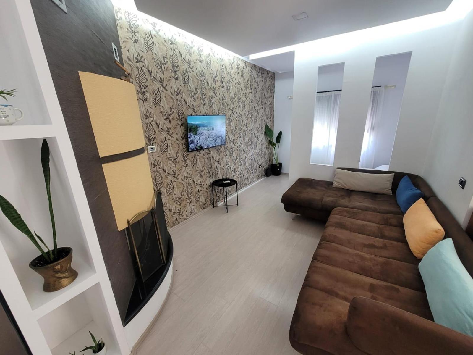 An Apartment With Fireplace Тирана Екстер'єр фото