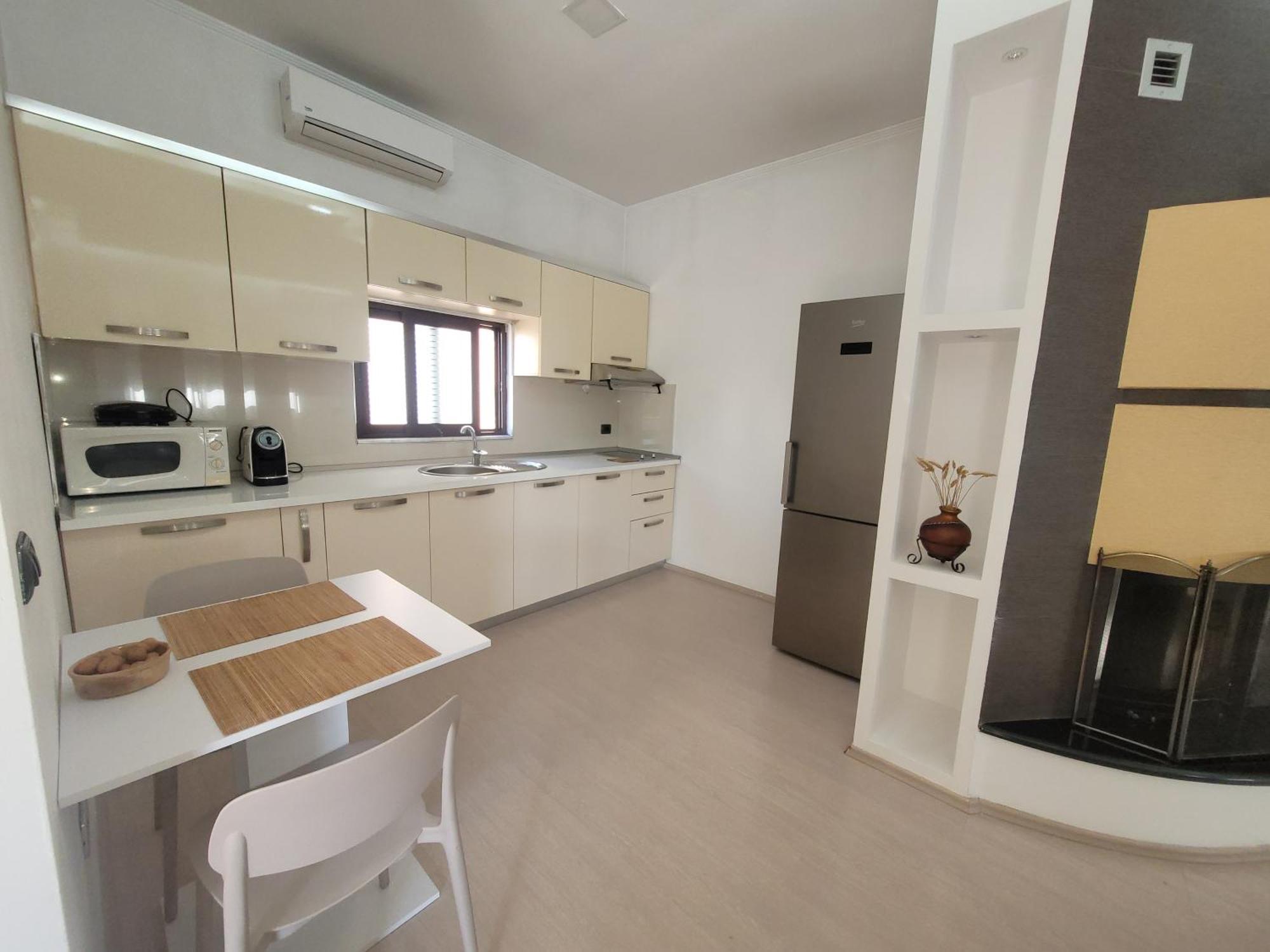 An Apartment With Fireplace Тирана Екстер'єр фото